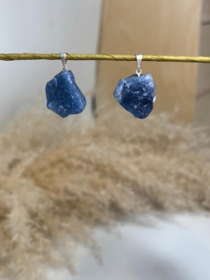 COLGANTE CUARZO AZUL EN BRUTO