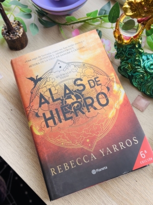ALAS DE HIERRO