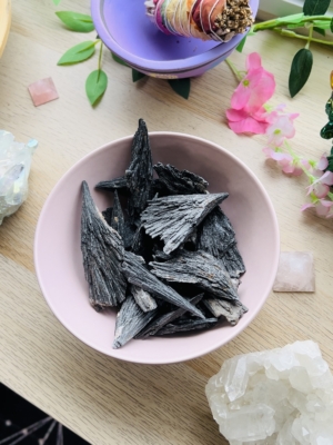 ESCOBA DE BRUJA. CIANITA NEGRA EN BRUTO